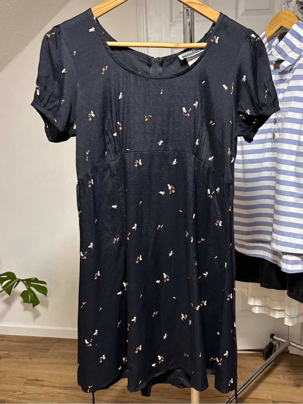 Vintage babydoll Contempo Casuals 90s floral dress, size 5
